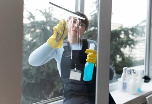 Nettoyage de vitres intérieures et extérieures à Saint-Jean-des-Champs